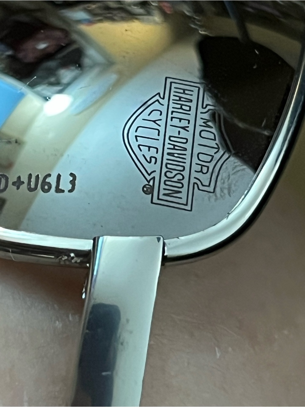 Harley-Davidson Mirrored Lens Sunglasses with Black Case and Accessories - Picture 12 of 13